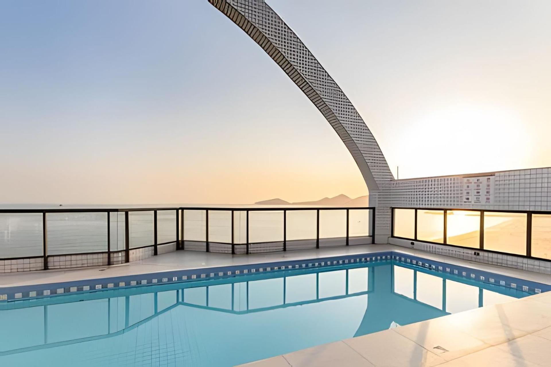 Flat Com Piscina Na Frente Da De * Santos (Sao Paulo)